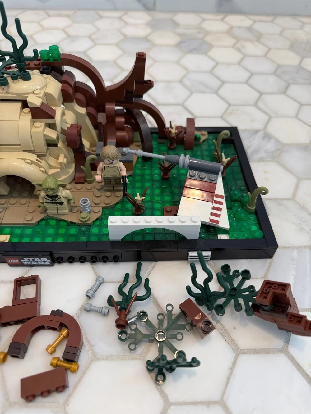 LEGO Star Wars Diorama Yoda & Luke Jedi Training Diorama Set #75330
